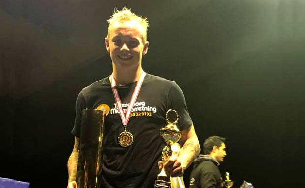 Sean Larsen vandt guld ved jyske mesterskaber i boksning i letsværvægt. Tillige blev han kåret som mesterskabernes bedste bokser