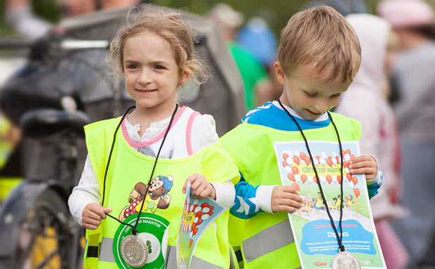 Sammen med Rasmus Klump kan børn i alderen 2-10 år nu løbe Centimeter Maraton, et børneløb på 42.195 centimeter. Det svarer til 422 meter, så selv de mindste kan være med