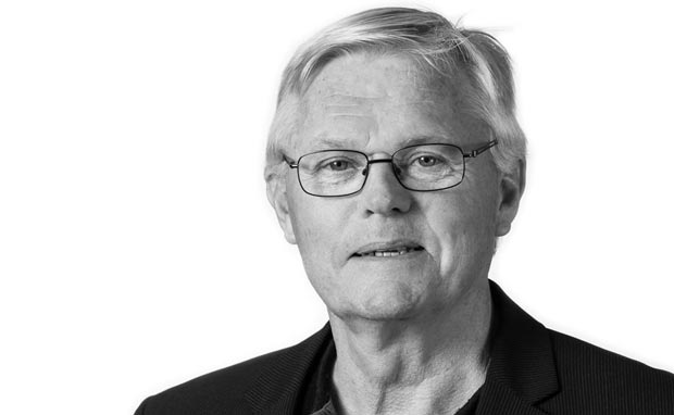 Erhardt Jull bor i Oksbøl. Født 1946. Nr. 2 på listen ved KV-2017 for det Konservative Folkeparti i Varde Kommune 