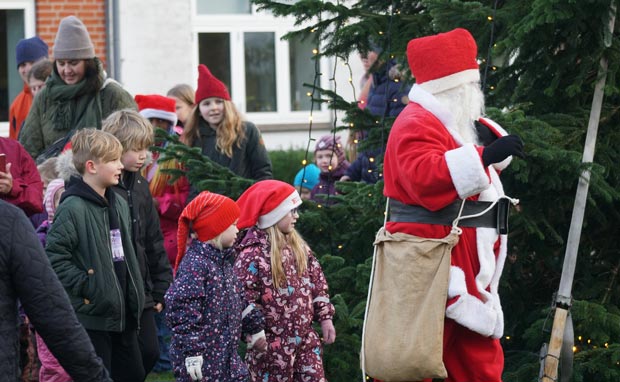 Igen i år forsøger børnene at finde Julemanden
