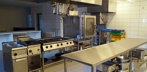 Køkkenet står klar til at servicere arrangementer på hotellet