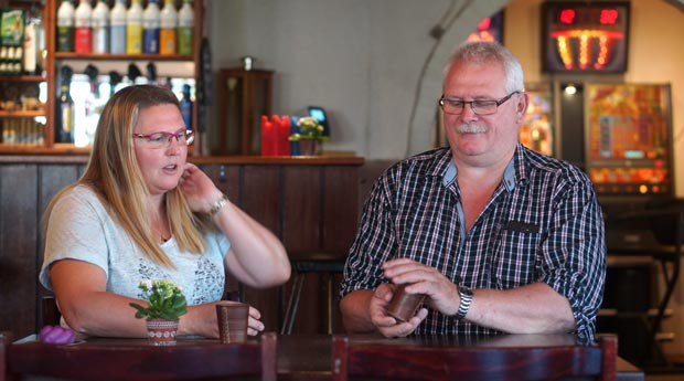 Hanne og Bjarne Rasmussen har haft Hjørnekroen i præcist 8 år onsdag den 1. juli 2015 