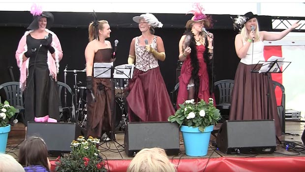 Ansager Syngepiger debuterer til Mariefestival 2015 på Torvescenen 
