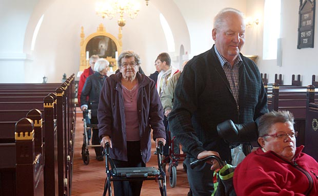 Pilgrimsvandringen fra Ansager plejecenter sluttede med stilhed, ro og eftertænksomhed i Skovlund kirke