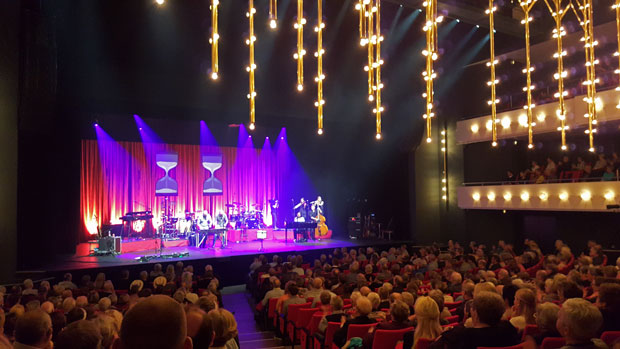 Timernes Glas-koncert med Neighbours i Vejle Musikteater 20. november 2015