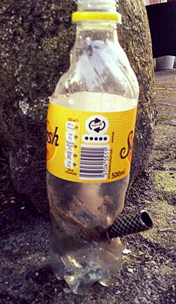 Flaske-bong fundet på Kanalvej i Ansager