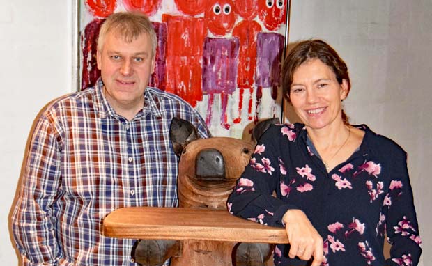 Jens Axel Sørensen og hans kone er bekymret for den øgede trussel for svinepest i Danmark