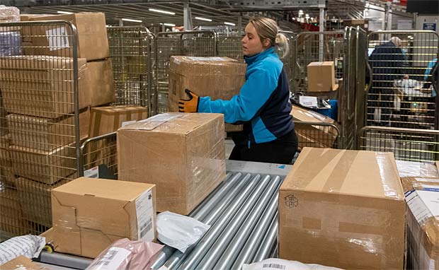 Postnord åbner for udlevering af pakker i Skovlund hos Min Købmand