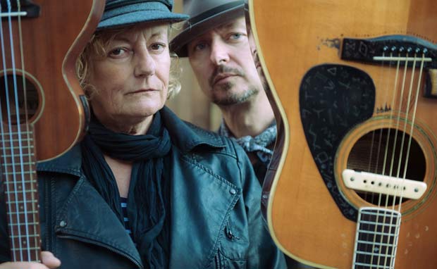 Wildwood Jack er en engelsk duo bestående af Jayne Freeman og Adam Piggott, der spiller på guitar og ukulele. Musikken er inspireret af country og af Paul Simon og Leonard Cohen.