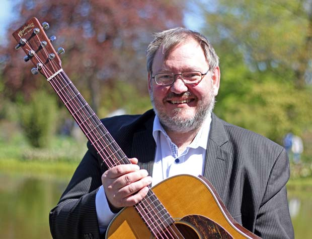 Troubaduren Anders Mikkelsen i Ansager Kirke lørdag den 5. september 2020 kl. 15.00